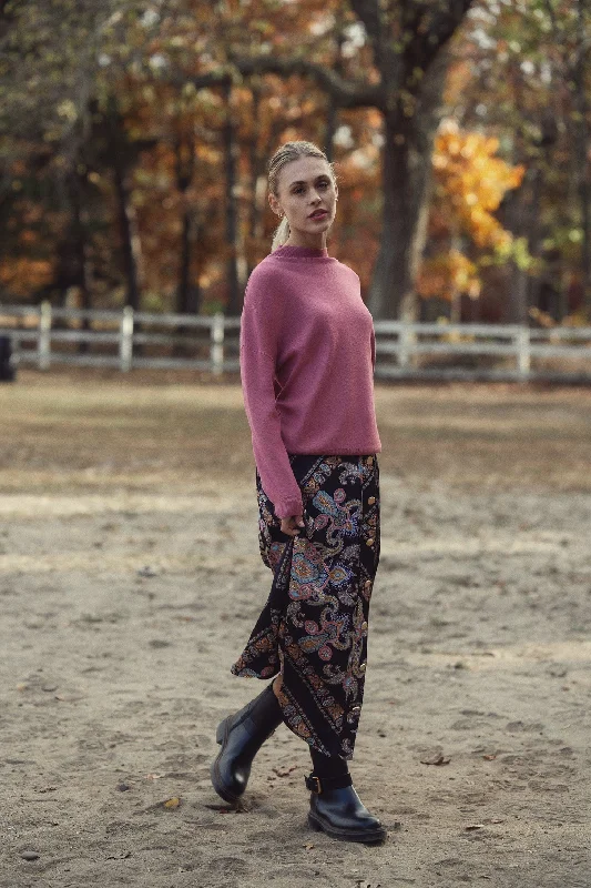 cozy knitted beanie hats with cables and patternsAsymmetrical Printed Skirt-Floral Paisley