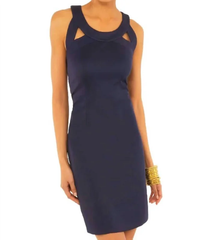 Women's Pleated DressesIsosceles Dress In Solid Navy